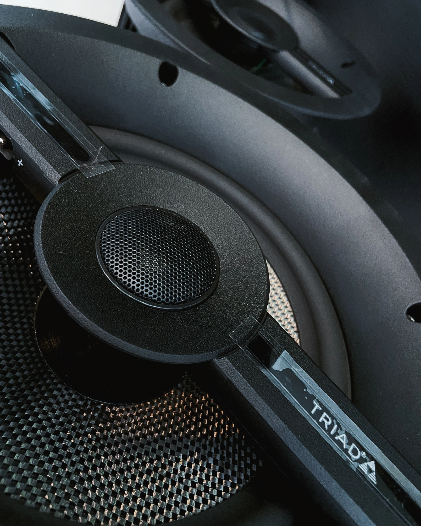 Detalhe de equipamento de áudio de alto desempenho